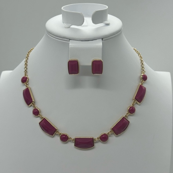 Liz Claiborne 2pc Set Gold and Plum Necklace with Matching Earrings - Picture 5 of 5